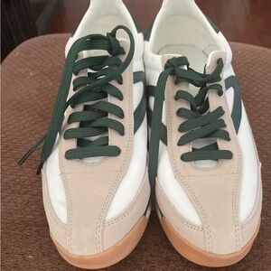 Women’s Tretorn Sneaker Size: US 9 EUR 40 UK 7.5